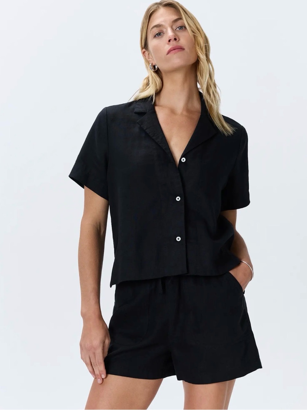 QUINCE | Two Piece Black Linen Shorts and Button Up Shirt | medium